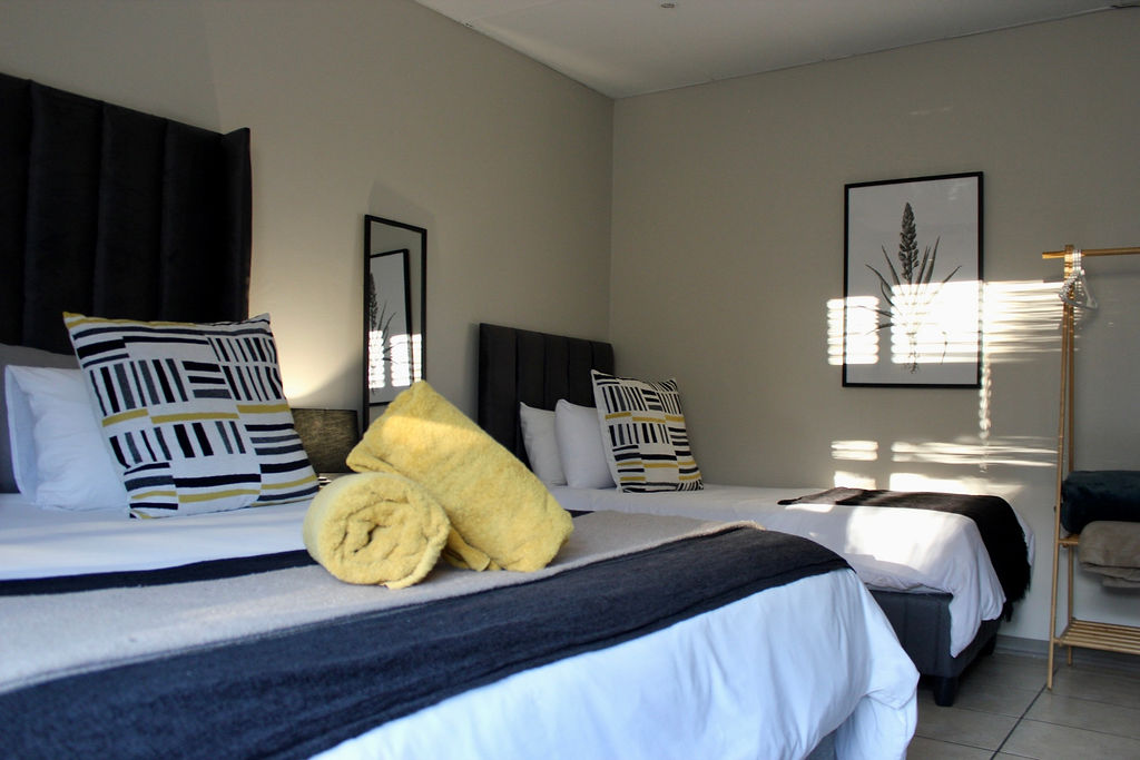 Queen Room with Pool View